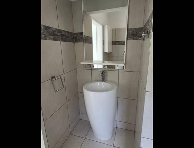2 BEDROOM TOWNHOUSE FOR SALE IN SANDTON CBD